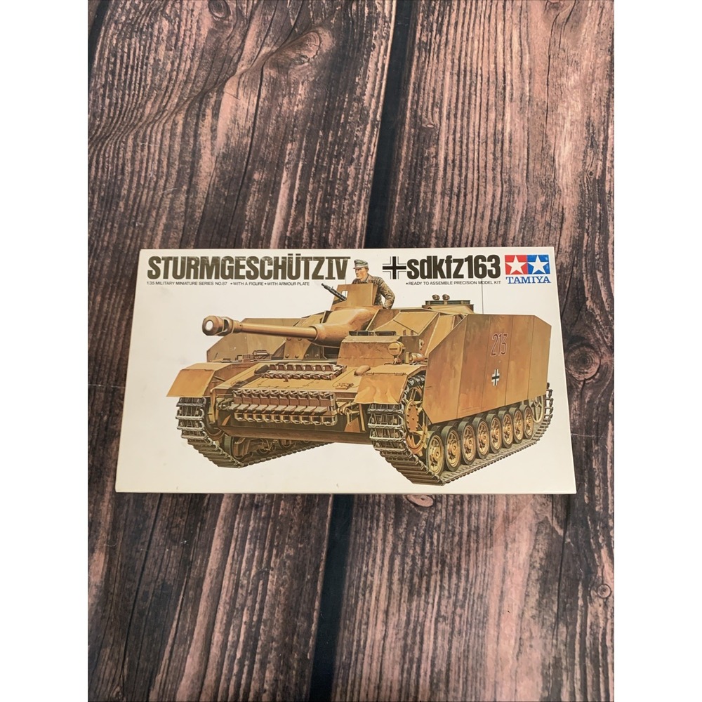 Vintage Tamiya 1/35 scale Sturmgeschutz IV Military Model Tank Kit